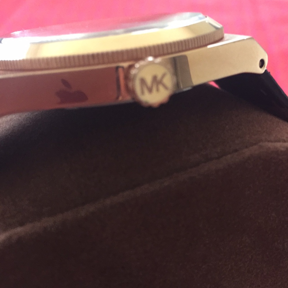 Michael Kors Watch! - Picture 7 of 8